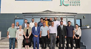 İbrahim Çeçen: "Bu topraklara borcumuzu eğitimle ödüyoruz"