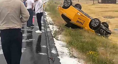 Iğdır-Doğubayazıt yolunda dolu kazaya neden oldu