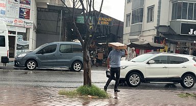 Iğdır'da kavurucu sıcakların ardından sağanak yağış etkili oldu