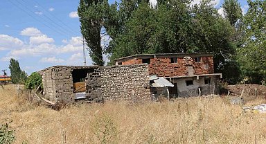 İHA, PKK'nın kurulduğu barakayı görüntüledi