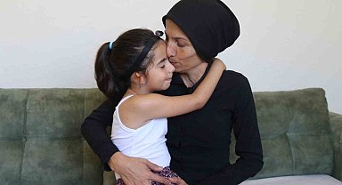 İHA'ya verdiği röportaj sonrası minik Zeynep'e ilk yardım elini Doç. Dr. Akdağ uzattı