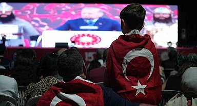 İhanetin karşısında milletin zaferi 9. yılında: Aynı ruhla yeniden meydanlar doldu