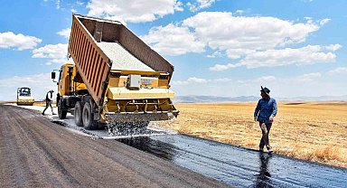 İki ilçeye bağlı 8 mahalle ve 11 mezra yolu asfaltlandı
