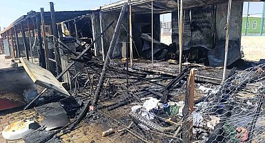 İki iş yeri yanarak kullanılamaz hale geldi