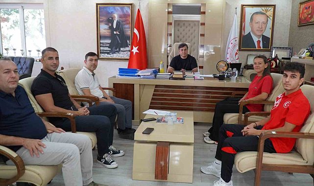 İl Müdürü Öztürk'ten Balkan Üçüncüsü Buğra Güleryüz'e tebrik