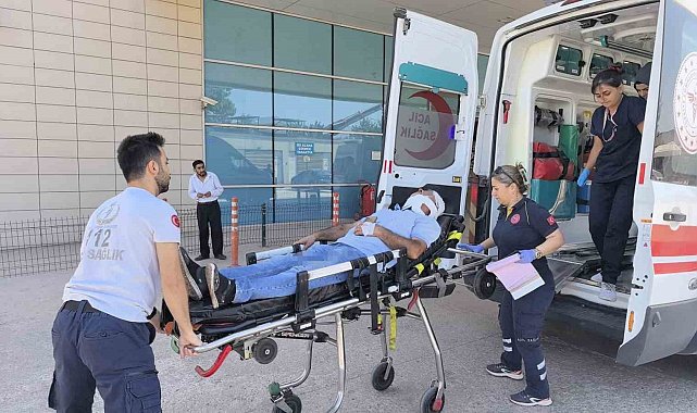 İnegöl'de minibüs bariyerlere çarptı