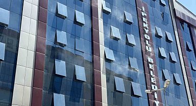 İpekyolu Belediye binasındaki yangını işten çıkarılan işçiler fark etti