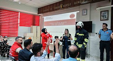 İşitme engelli bireylere yangın söndürme eğitimi