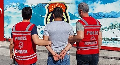 Isparta'da aranan 3 şahıs yakalanarak cezaevine gönderildi