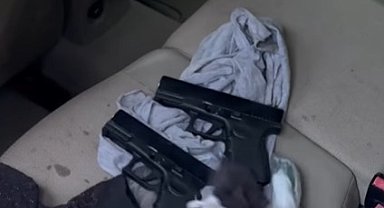 Isparta'da durdurulan bir araçta 3 ruhsatsız tabanca ele geçirildi