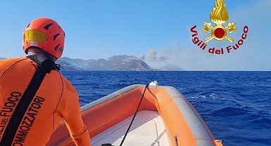 İtalya'da orman yangını: 102 kişi deniz yoluyla tahliye edildi