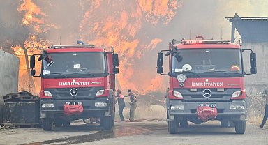 İzmir Bornova Gökdere'de yangınla mücadele sürüyor