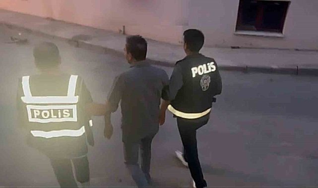 İzmir Büyükşehir'deki yolsuzluk operasyonuna ilişkin görüntüler paylaşıldı