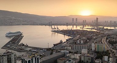 İzmir Büyükşehir'in ulusal kredi notunda tarihi artış