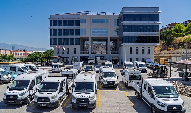 İzmir Büyükşehir'in 'Zeytinlik Hizmet Binası' hizmete açıldı