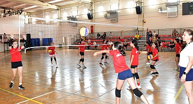 İzmir Çiğli'de 7'den 70'e yaz boyu spor coşkusu