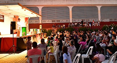 İzmir Çiğli'de yaz akşamları tiyatroyla şenleniyor