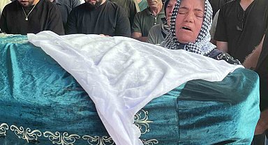 İzmir'de boşandığı eşi tarafından öldürülen kadın son yolculuğuna uğurlandı