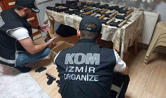 İzmir'de yasa dışı silah ticareti operasyonu: 9 tutuklama