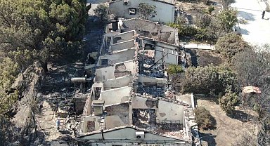 İzmir'deki yangında 85 yazlık ev küle döndü