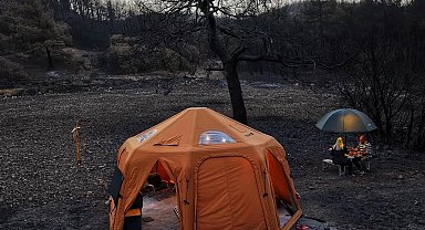 İzmir'de yanan ormanda kamp ile farkındalık