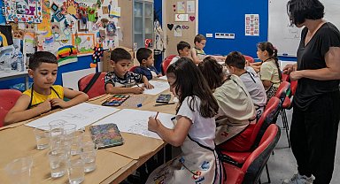 İzmirli çocuklar yaz tatilinde eğlenerek öğreniyor