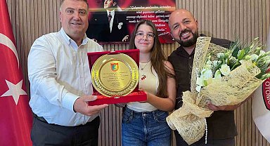 İzmirli Özde, LGS'de Türkiye birincisi oldu