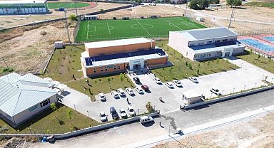 İznik'te dev tesis yüzme kurslarıyla faaliyete başladı