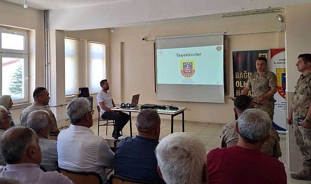 Jandarma ekipleri köylerde bilgilendirme çalışmalarını sürdürüyor