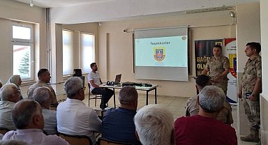 Jandarma ekipleri köylerde bilgilendirme çalışmalarını sürdürüyor
