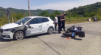 Jandarma motorize timi ile otomobil çarpıştı