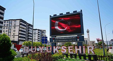 Kahramanmaraş Ay Yıldızla donandı, milli ruh sokaklara taştı