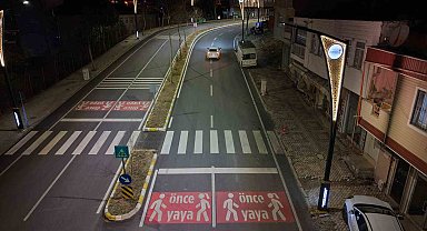Kahramanmaraş Büyükşehir Belediyesi Andırın'ın prestij caddesini yeniledi