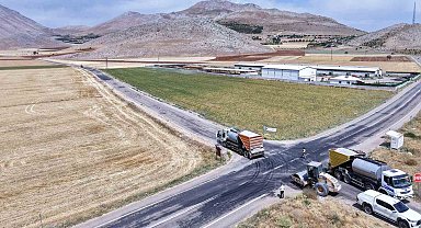 Kahramanmaraş'ın Elbistan yolları büyükşehir belediyesince yenileniyor