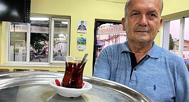 Kahvehane sahiplerinin rekabeti müşteriye yaradı