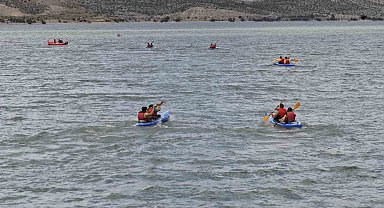 Kano yarışlarında EBYÜ 100 puanla birinci