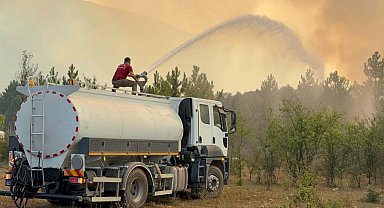 Karabük'te 54. saatine giren orman yangını sürüyor: Davutlar köyü boşaltıldı