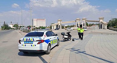 Karaman'da otomobille çarpışan motosikletin sürücüsü yaralandı