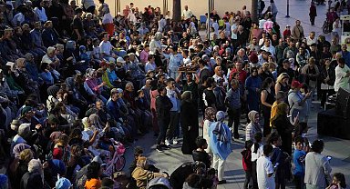 Karasu'da yaz akşamına neşe katan nostalji konseri