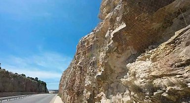 Karayolları'ndan sarp yamaçlara çelik zırh