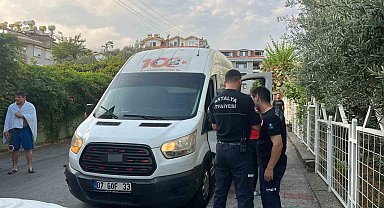 Kargo minibüsünde uyuyakalan sürücü ekipleri alarma geçirdi