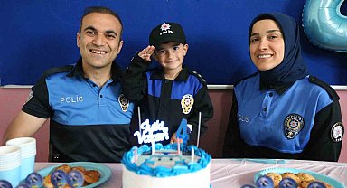 Kars'ta polis olmak isteyen çocuğa, polislerden doğum günü sürprizi