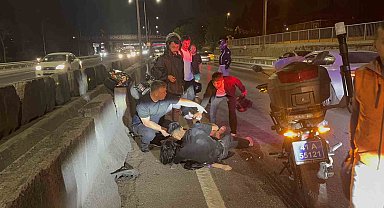 Kasksız kaza yaptılar: Yaralı sürücü, baygın kız arkadaşının başından ayrılmadı