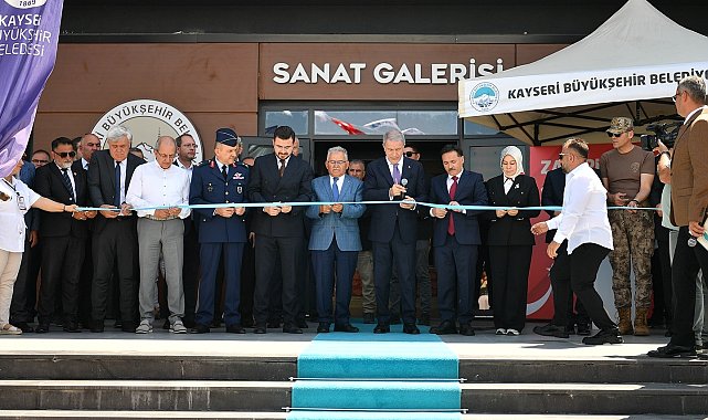 Kayseri Büyükşehir, 15 Temmuz'un ruhunu sanatla anlattı: 'Zaferin Adı Türkiye' sergisi açıldı