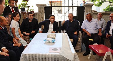 Kayseri protokolünden 15 Temmuz şehitlerinin aileleri ve kabirlerine ziyaret