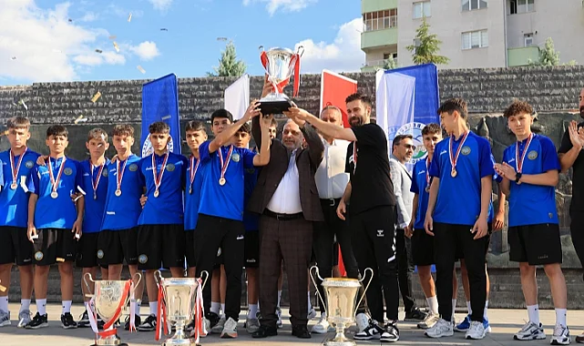 Kayseri Talas'ın altın çocukları yine tarih yazdı