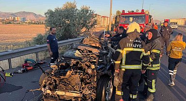 Kayseri'de otomobil tıra çarptı: 1 ölü