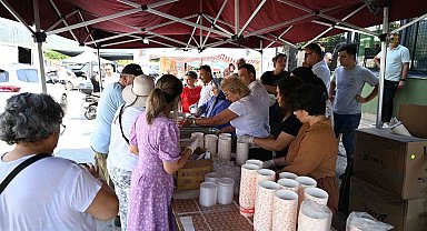 Kemer Belediyesi'nden aşure ikramı