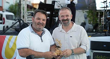 Keremköy Festivali'nde engelli gazeteciye plaket