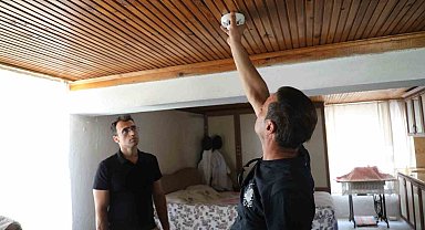 Kırsaldaki yaşlı çınarların evlerine duman dedektörü